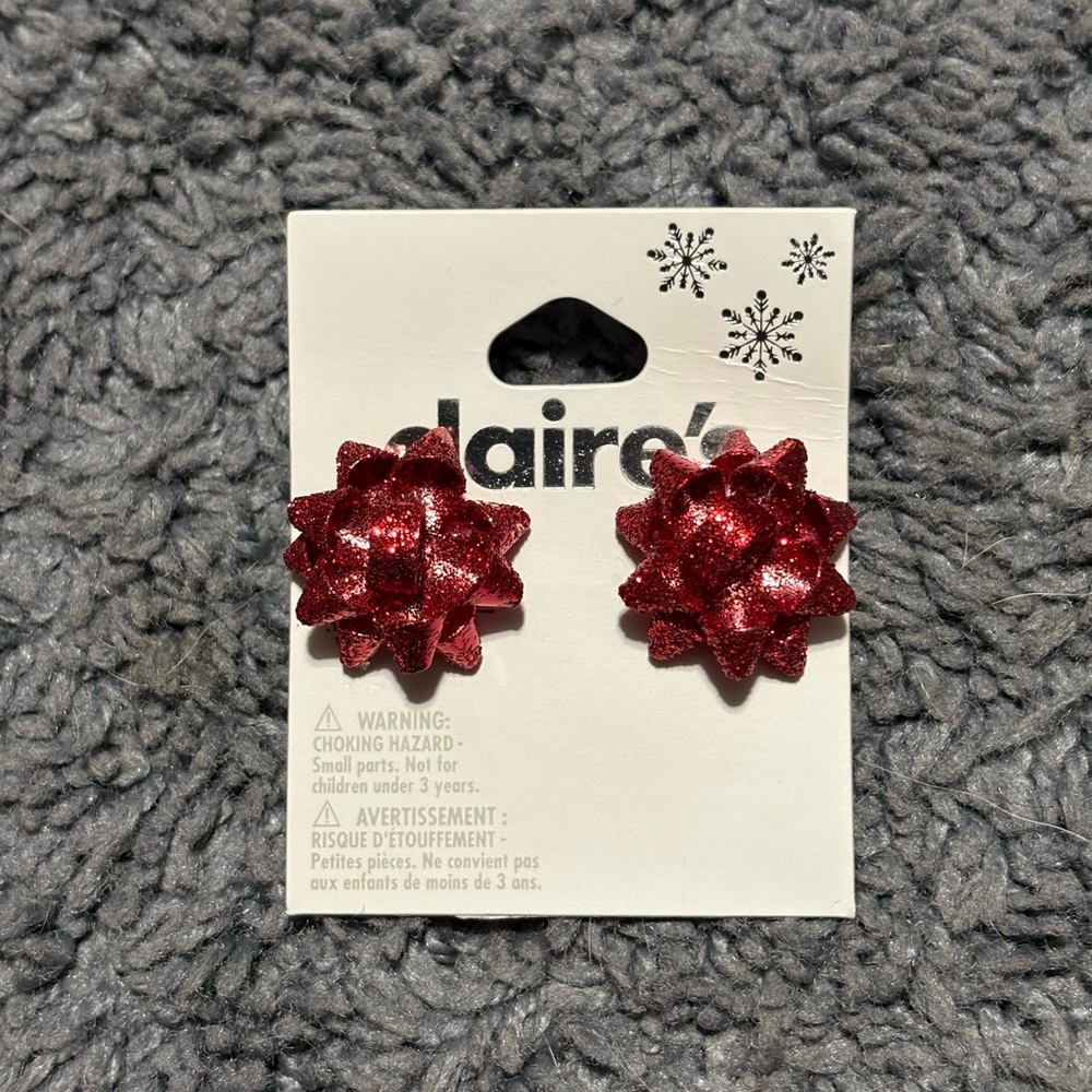 NWT cute red Christmas themed bow earrings
